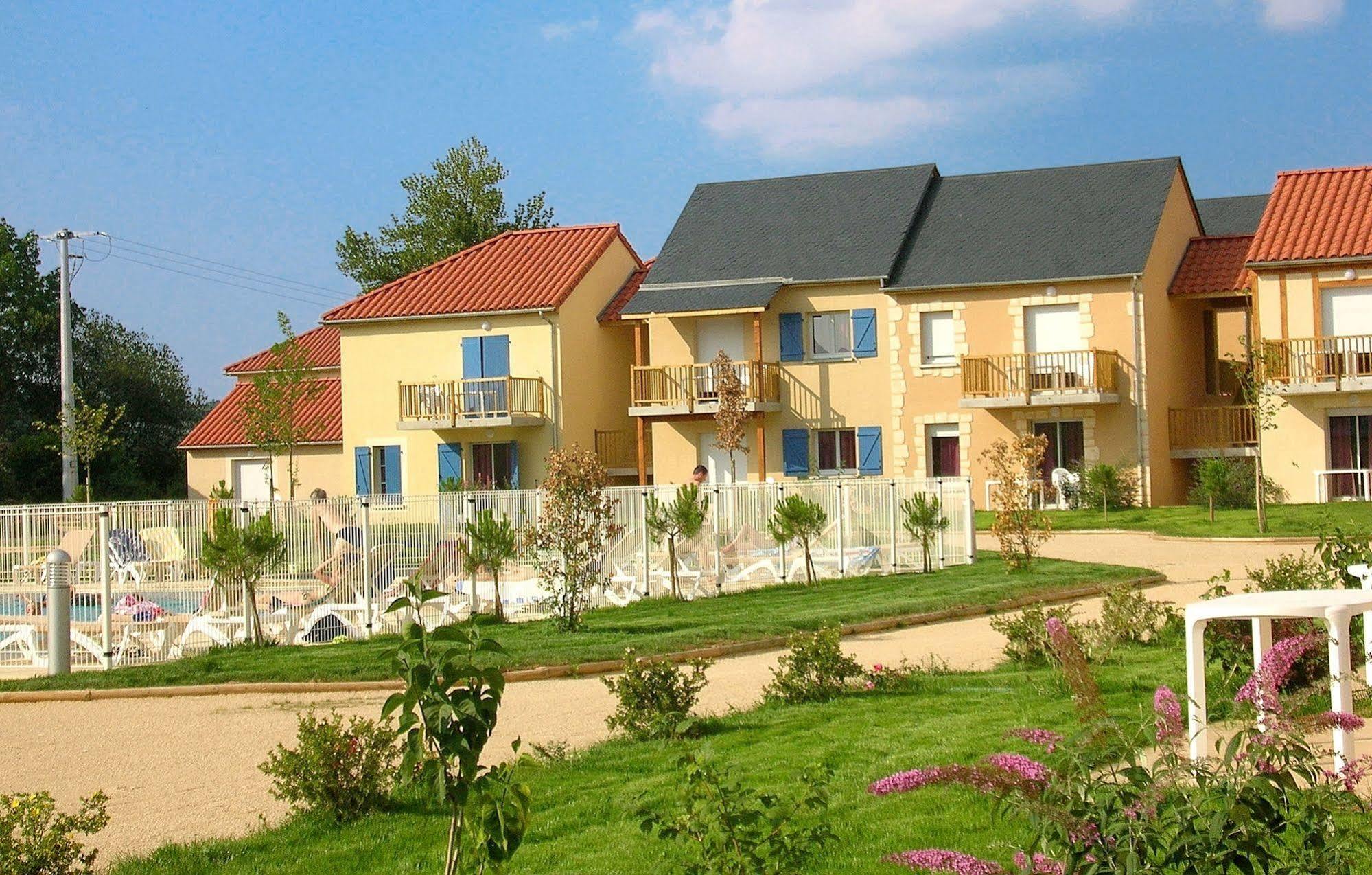 Residence Odalys Le Hameau Du Moulin Montignac-Lascaux Exterior photo