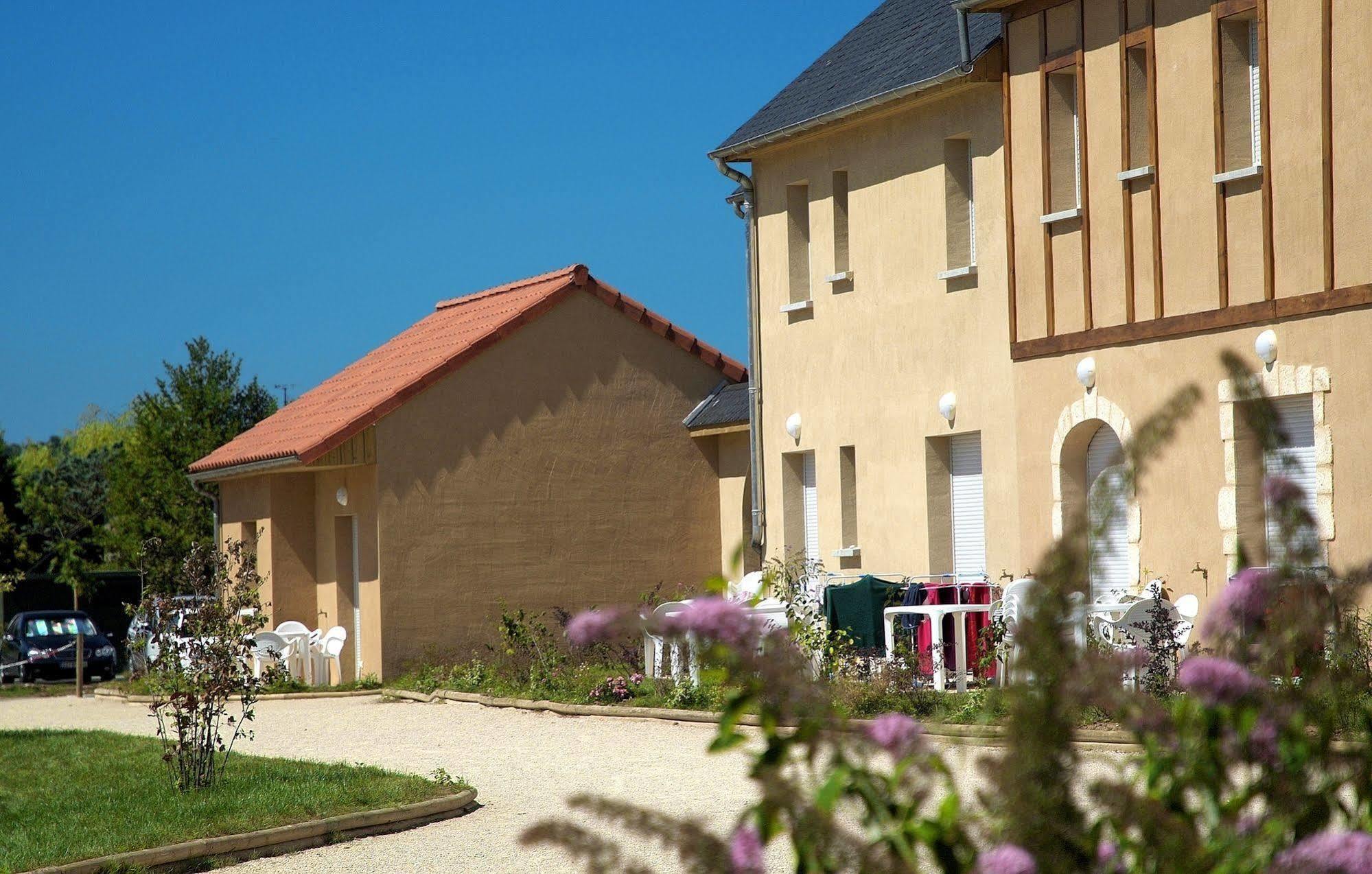 Residence Odalys Le Hameau Du Moulin Montignac-Lascaux Exterior photo